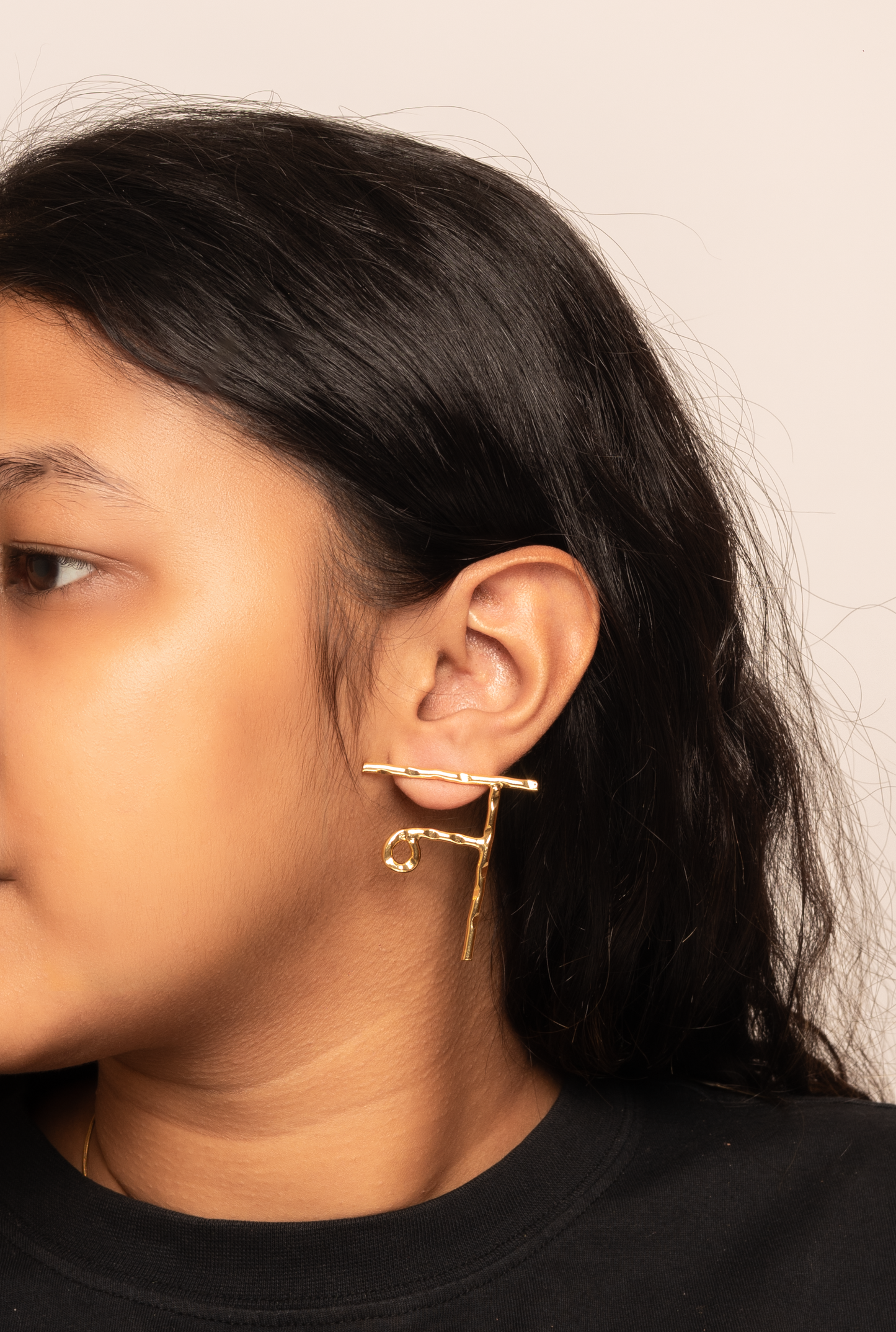 न Earring