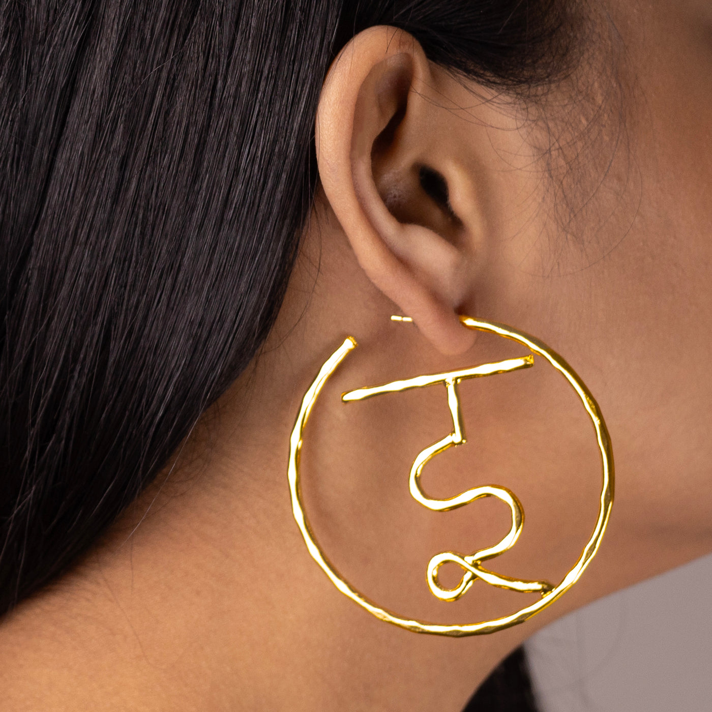 इ Encircled Earring