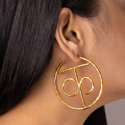 क Encircled Earring