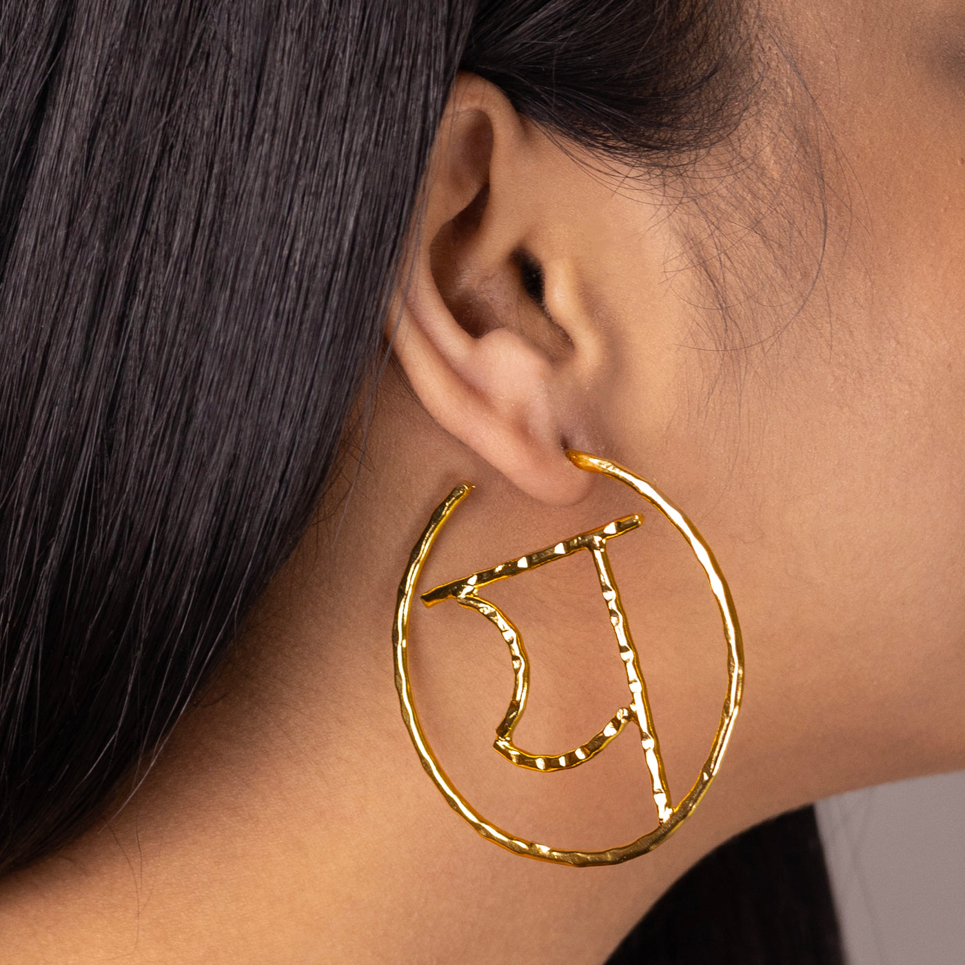 य Encircled Earring