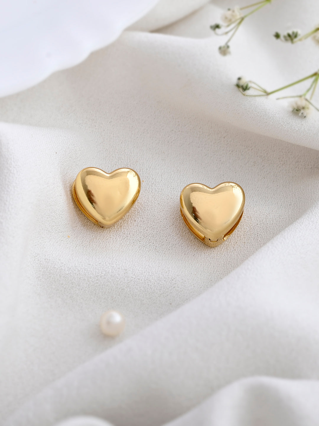 PLAIN HEART STUDS