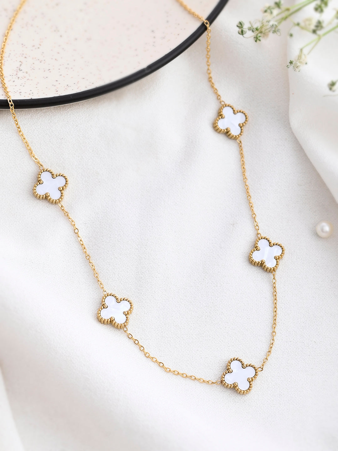 CLOVER LONG CHAIN NECKLACE