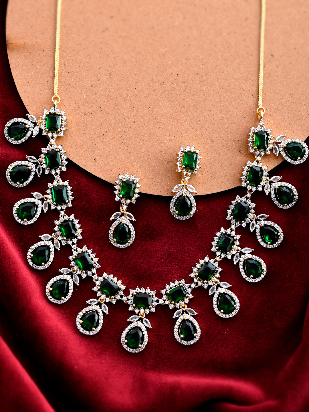 Emerald Green Ad Necklace Set