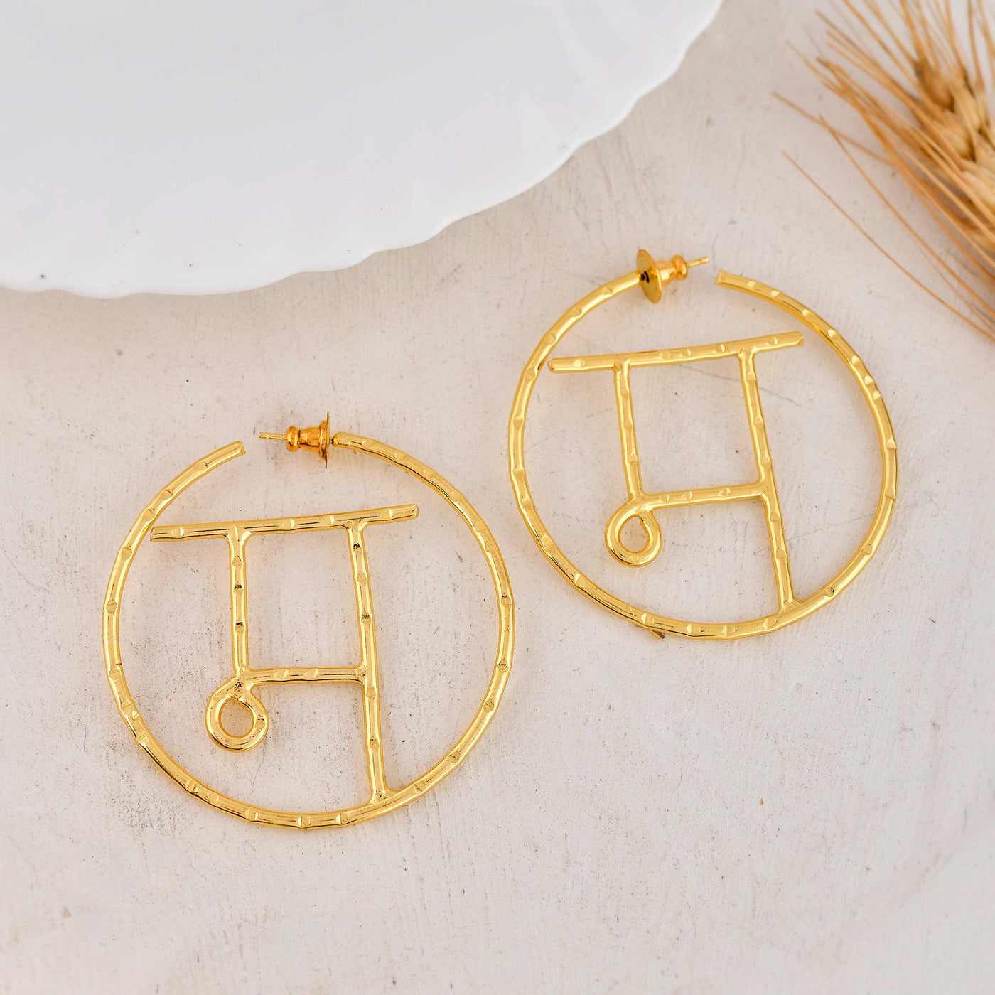 म Encircled Earring - Zuriijewels