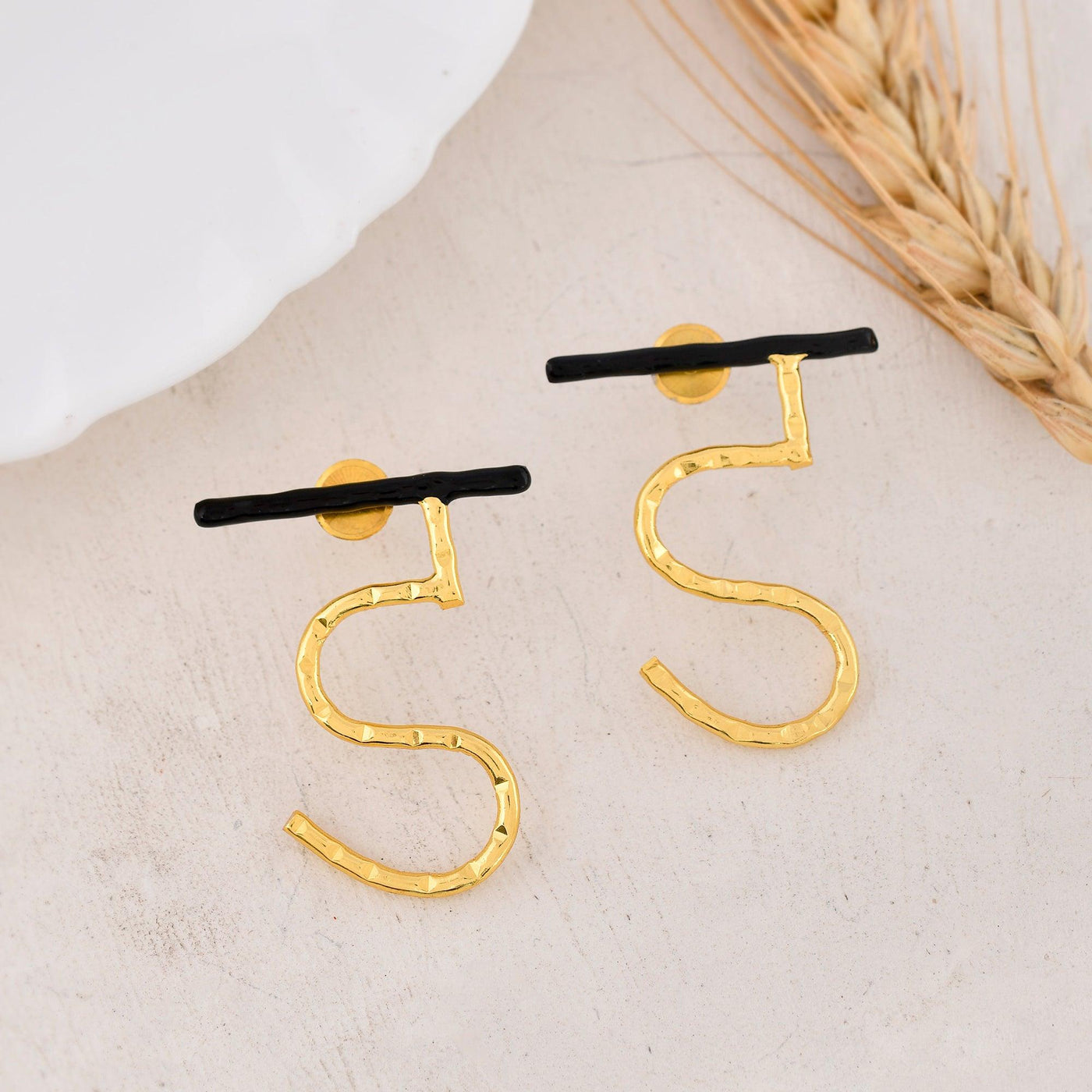 ड Highlighter Earring - Zuriijewels