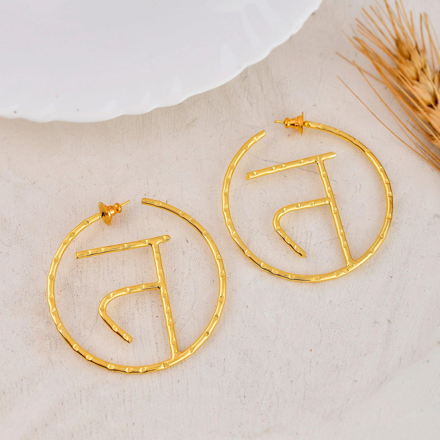 त Encircled Earring - Zuriijewels