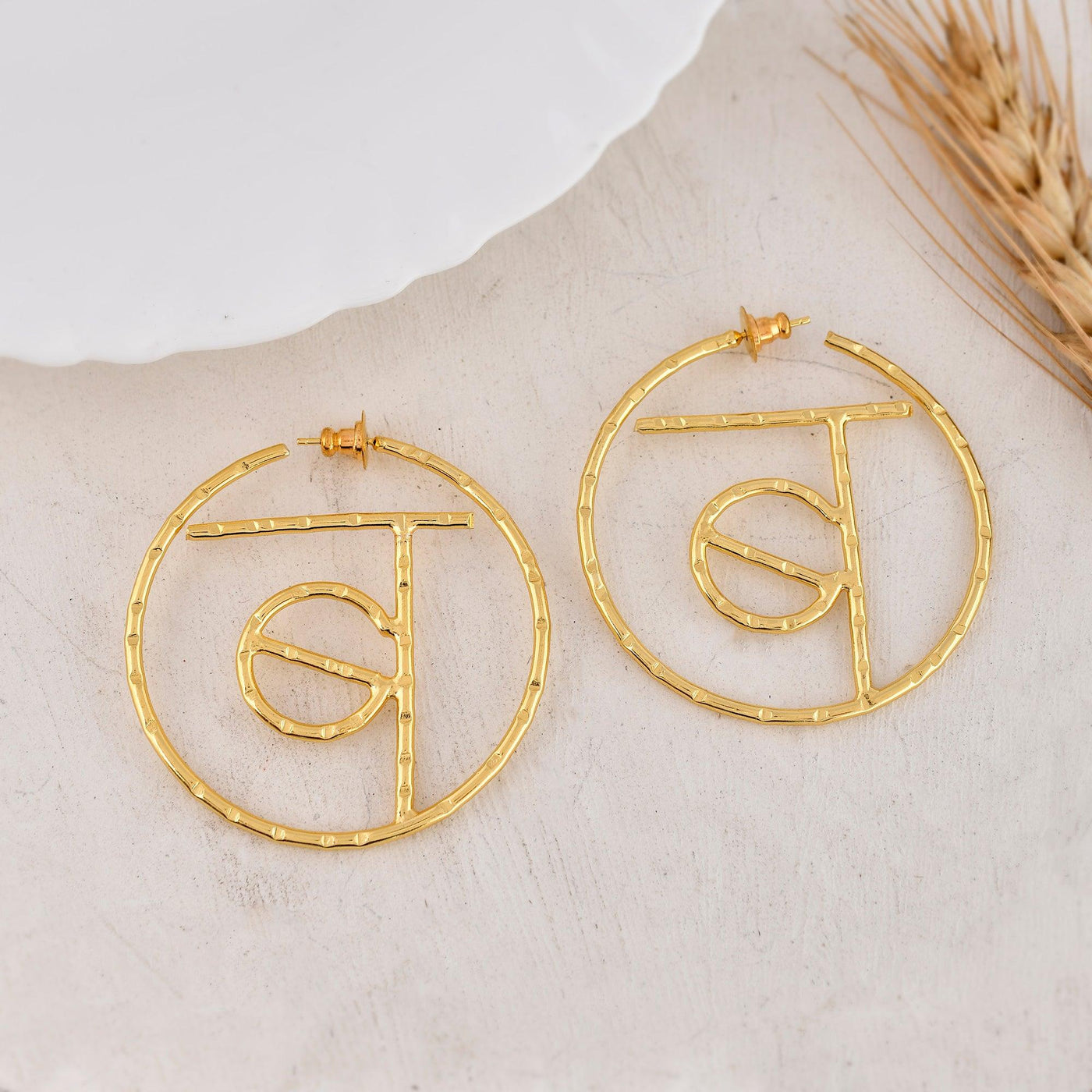 ब Encircled Earring - Zuriijewels