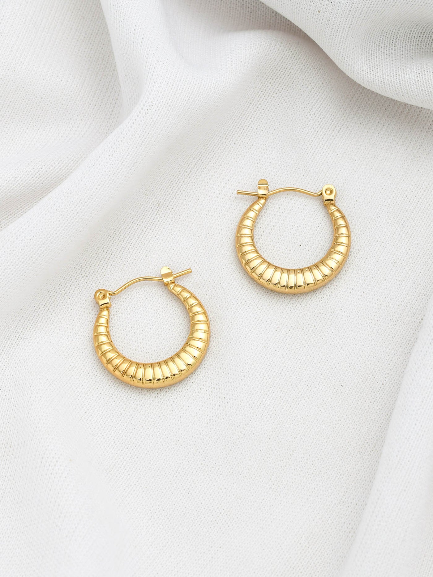 CLASSIC ROUND TEXTURED HOOPS