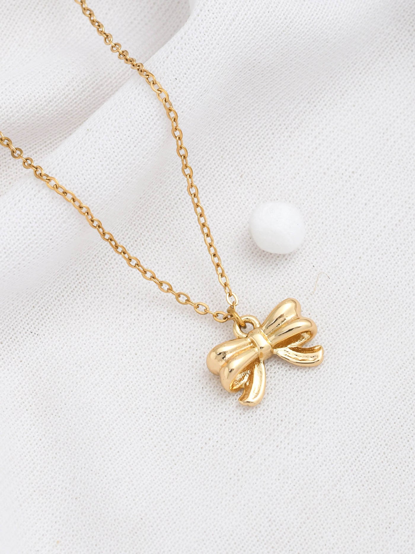 CLASSIC BOW NECKLACE