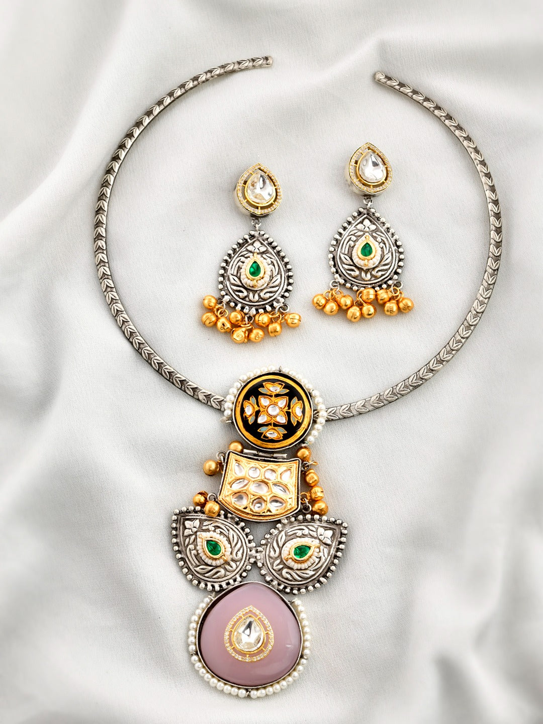 Vaani Kundan Hasli Necklace Set