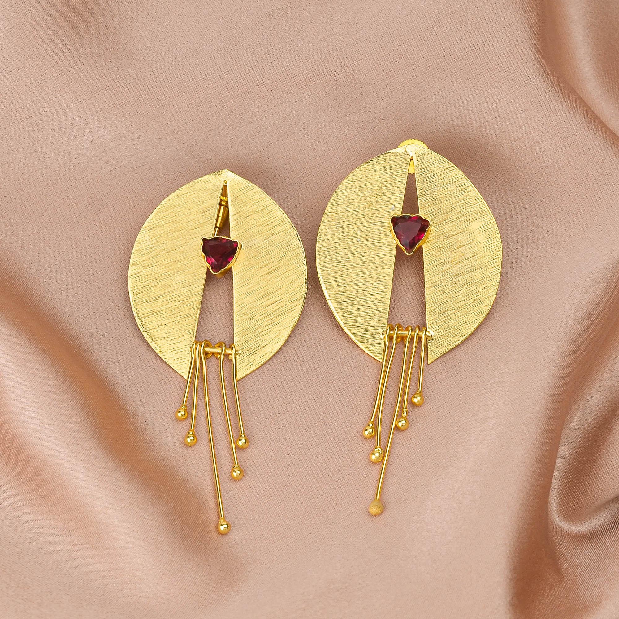 Pacman Shaped Earring With Metal Strings - Zuriijewels