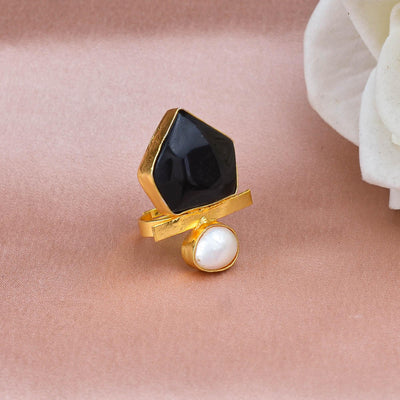 Pentagon Pearl Ring - Zuriijewels