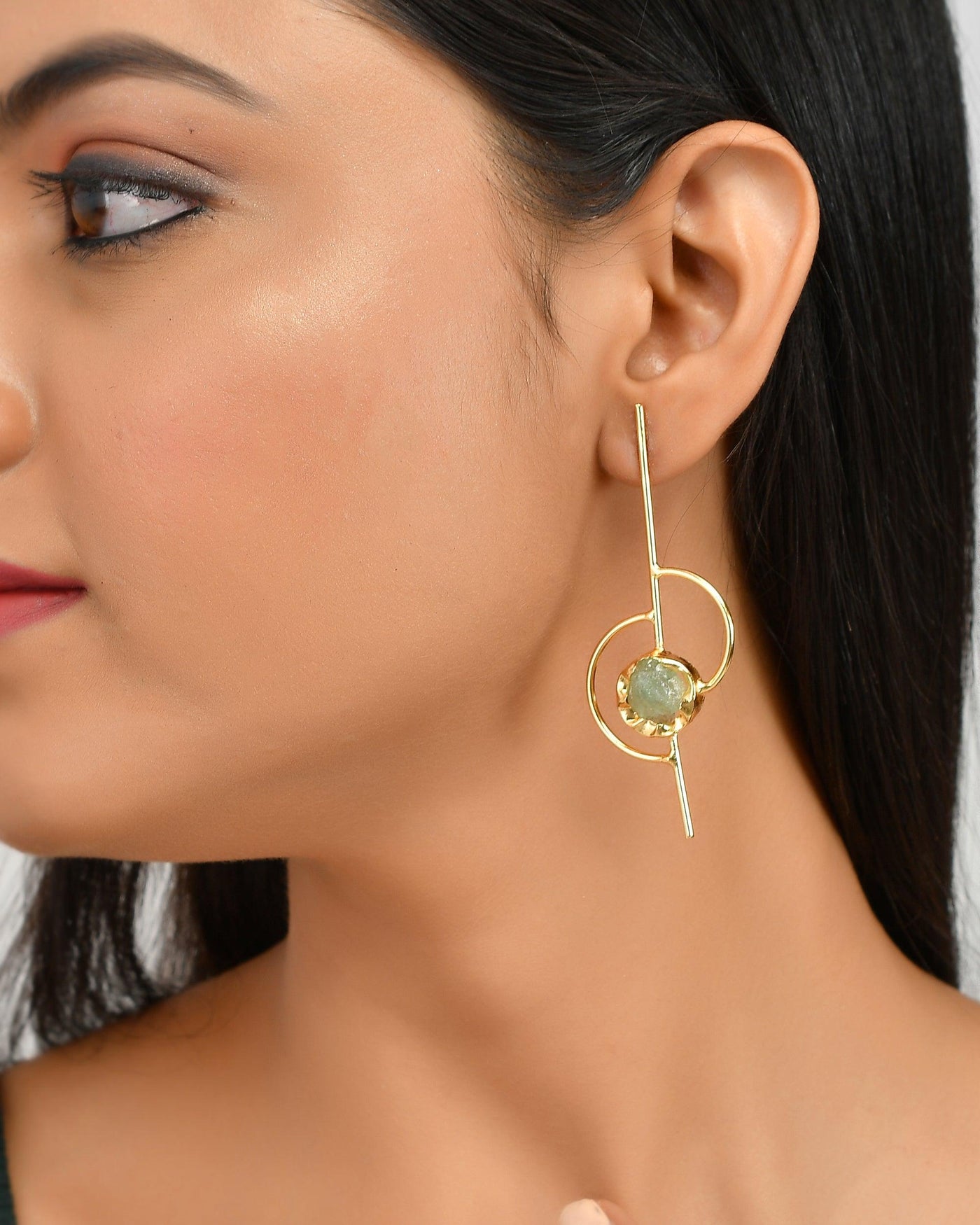 Asymmetric Stone Studded Earring - Zuriijewels