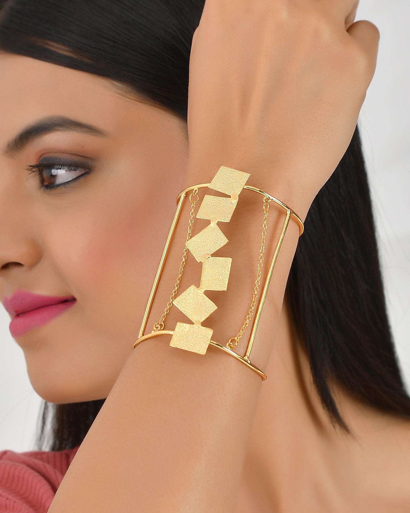 Criss Cross Textured Cuff - Zuriijewels