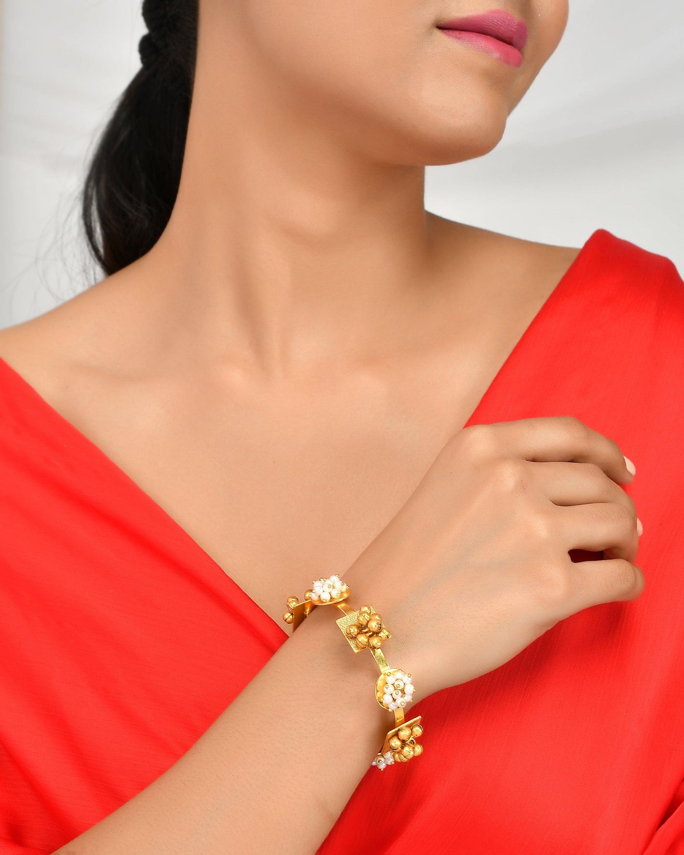 Fancy Square & Round Ghungroo Bangle - Zuriijewels