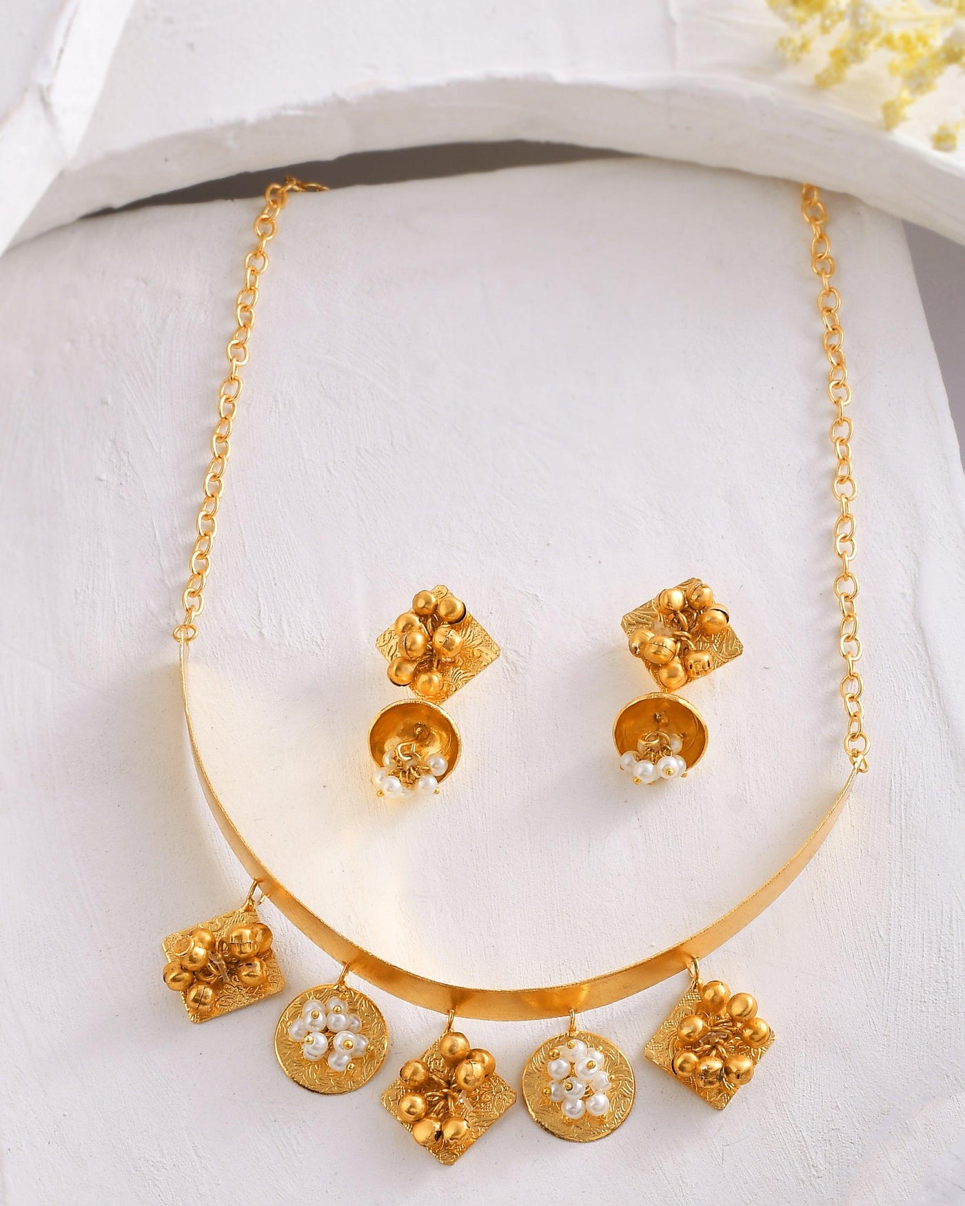 Fancy Round & Square Choker Ghungroo Necklace Set - Zuriijewels