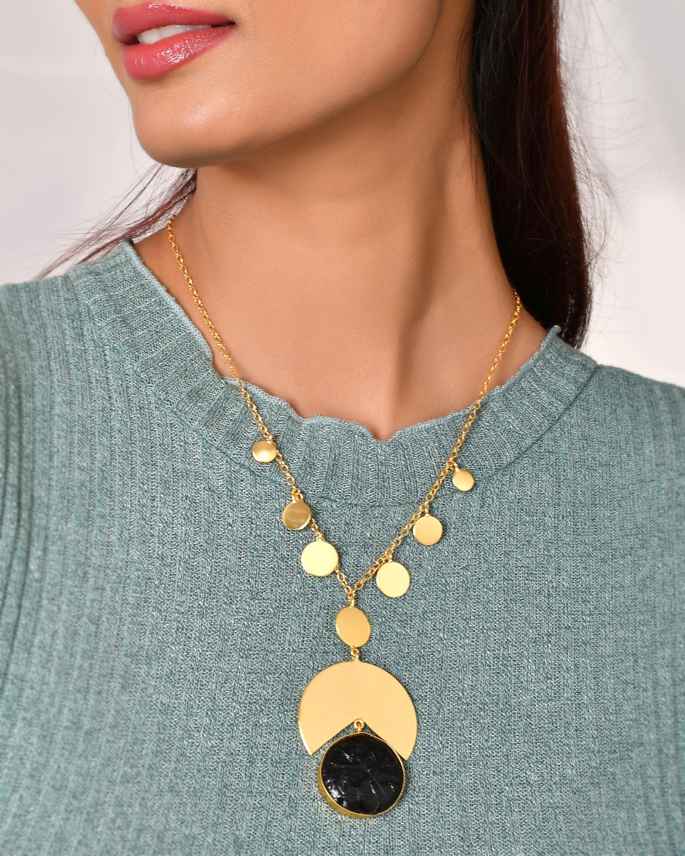 Pacman Round Disc Necklace - Zuriijewels